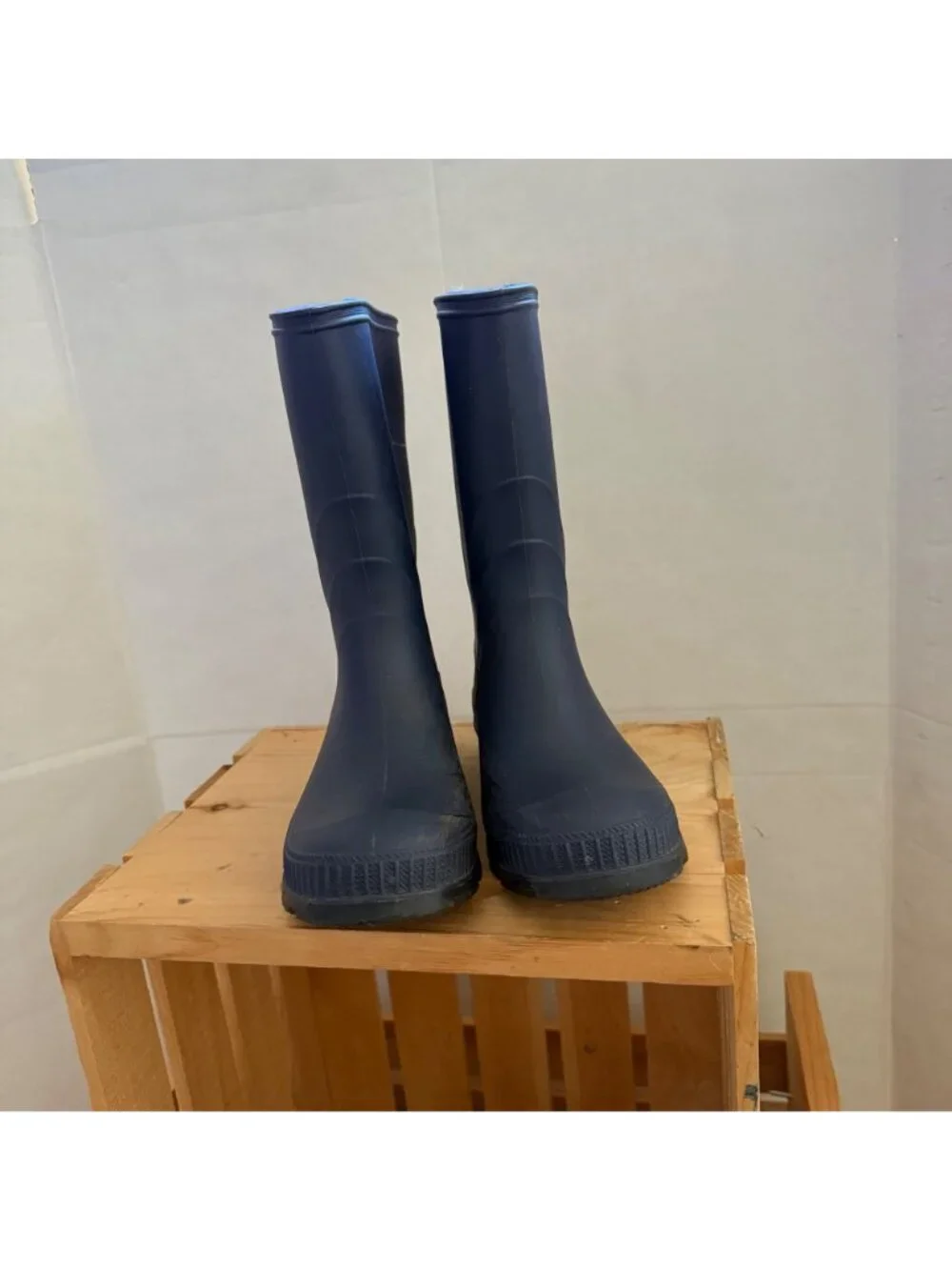 Kamik Boys Size 4 Navy Black Waterproof Rubber Knee High Outdoor Rain Boots